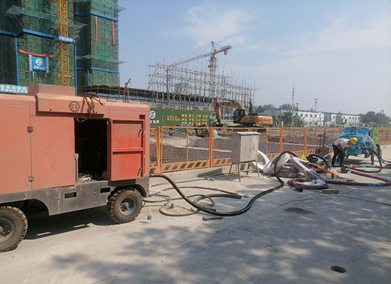 GYP-90液壓混凝土濕噴機(jī)施工現(xiàn)場
